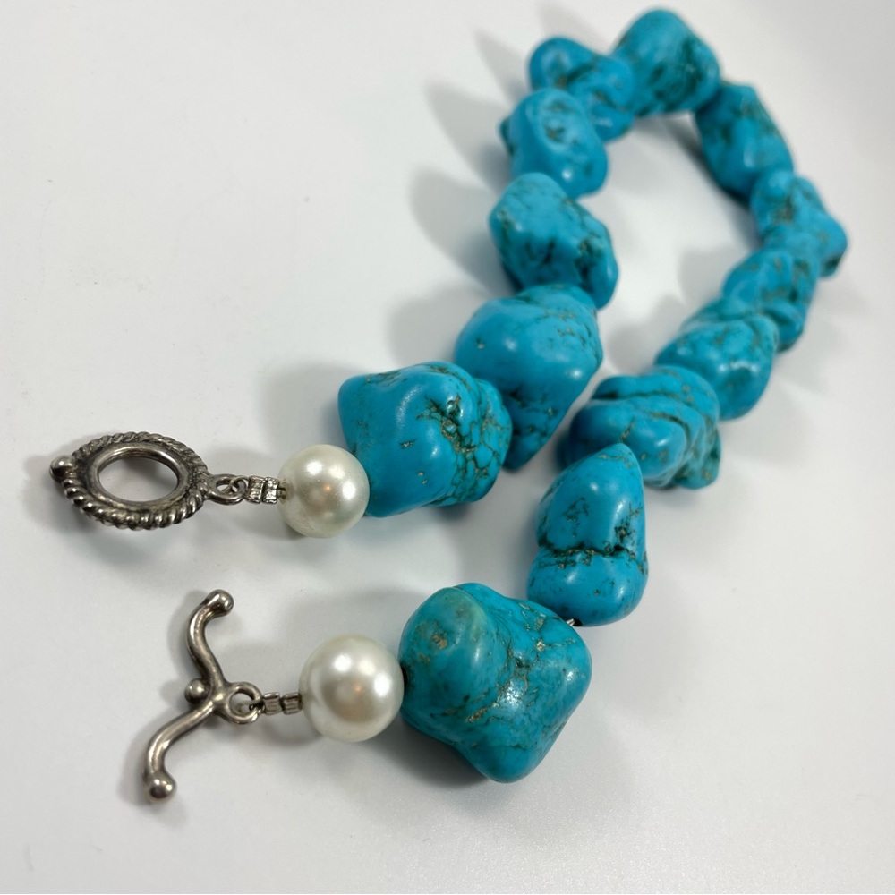 Stunning Unsigned Chunky Faux Turquoise Dyed Howlite Heavy Statement Necklace - Picture 6 of 6